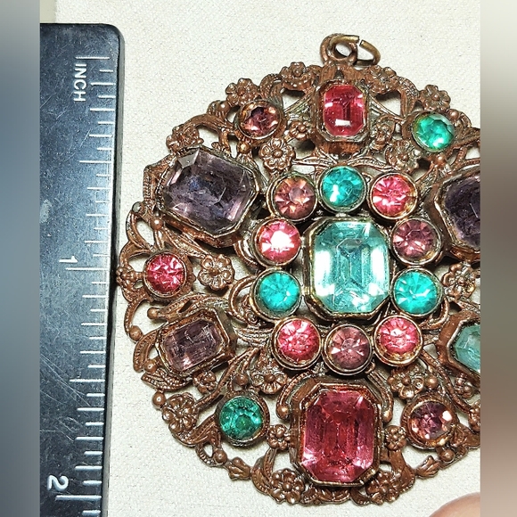 Vintage antique gold tone pendant - Picture 8 of 8